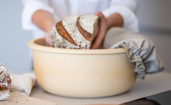 Brottopf mit Leineabdeckung